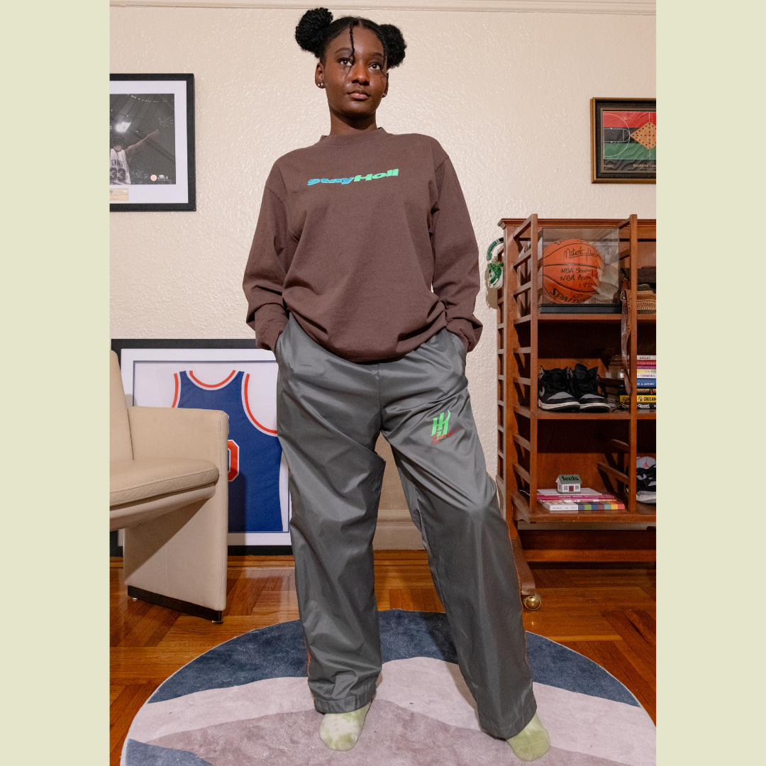 HoliJo Sport Holi Court Tee Brown Model Front View Female